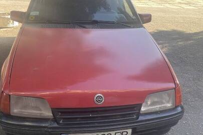 Легковий автомобіль марка: OPEL, модель: KADETT, 1988 р.в., ДНЗ АХ3029ЕР, № кузова: W0L000036J2835038
