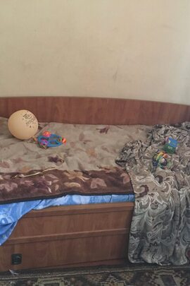 Конфісковане майно за вироком суду: ліжко дитяче зі спинкою, коричневого кольору, б/в