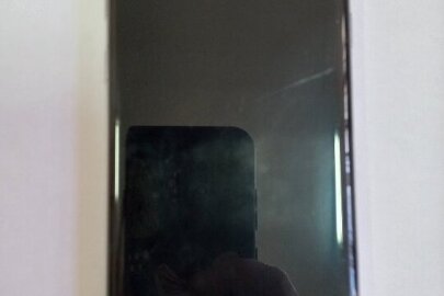 Мобільний телефон Samsung Galaxy S8, чорного кольору, модель SM-G950U, серійний номер - R38J40QEESJ, IMEI: 357724081509667 з сім картою, б/в