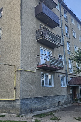Трикімнатна квартира, заг.пл. 59 кв.м., житл.пл. 40,7 кв.м., за адресою: Івано-Франківська обл., Івано-Франківський р-н., м.Тисмениця, площа Ринок, буд. 1, кв. 16