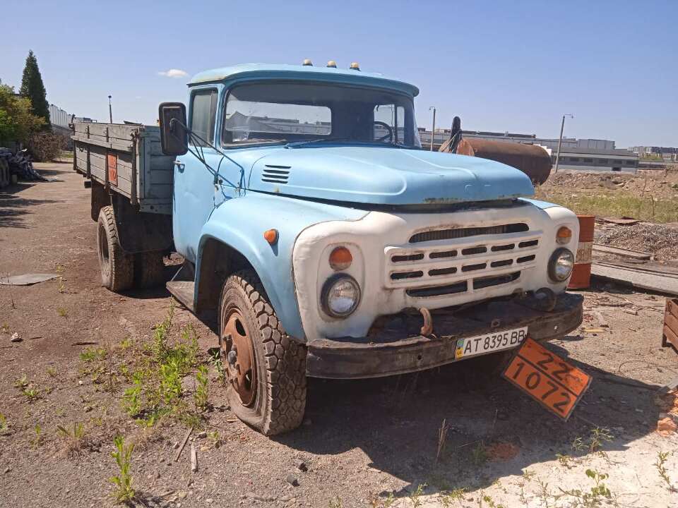 Вантажний автомобіль марки ЗИЛ модель 431410, реєстраційний номерний знак АТ8395ВВ, 1991 р.в., синього кольору, номер кузова М3114318