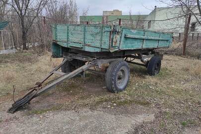 Причіп бортовий 2 ПТС- 4, 1977 р. в., реєстраційний номер 01388ВТ, зеленого кольору, заводський номер 23689