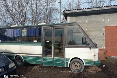 Автобус VOLKSWAGEN 293, 1989 року випуску, державний реєстраційний номер ВХ4872ВІ, VIN/номер шасі (кузова, рами): WV2ZZZ29ZKH007060, білого кольору.