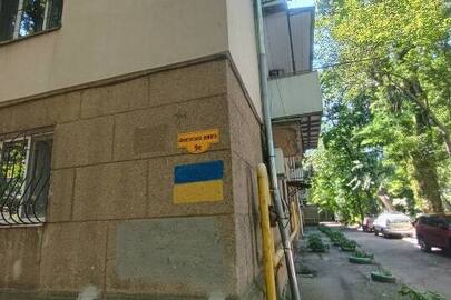 Двокімнатна квартира,загальною площею 43,2 кв.м., житловою площею 26,9 кв.м., що розташована за адресою: м. Одеса, Фонтанська дорога, буд. 9-е, кв. 60