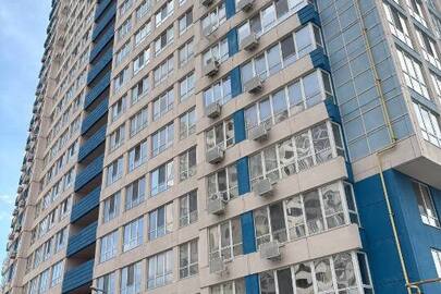 Однокімнатна квартира, загальною площею 56,1 кв.м., що розташована за адресою: Одеська обл., м. Одеса, вул. Новоберегова, буд. 12-А, кв. 165