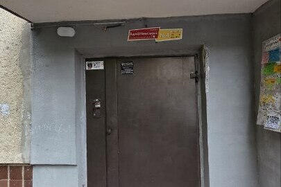 1/3 частина двокімнатної квартири, загальною площею 49,6 кв.м., що розташована за адресою: Одеська обл.,м.Одеса, проспект Адміральський, буд. 1 "В", кв. 115