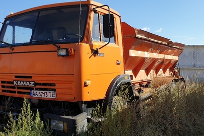 Автомобіль спеціалізований вантажний, марки КAМАЗ модель 53215, реєстраційний номер АА5713ТЕ, VIN/номер шасі (кузова, рами): Y89DM332079H16005, колір: ОРАНЖЕВИЙ, рік виробництва: 2006, тип пального: дизель, об’єм двигуна, см.куб.: 10850, тип КПП: механічна