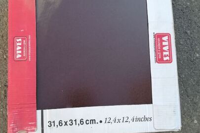 Будівельна плитка, "VIVES Pavimento" - в кількості 10 (десять) шт., колір темно бордовий, розміром 31,6х31,6 см, 12,4х12,4 inches