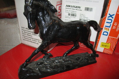 Металева фігурка Коня, чорного кольору,  б/в, 1 шт. 