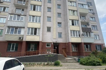 Однокімнатна житлова квартира загальною площею 44,00 кв.м, житловою площею 18,10 кв.м, що знаходиться за адресою: м.Київ, вул. Бестужева Олександра, будинок 34, квартира 110