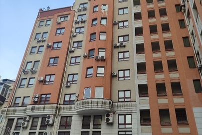 ІПОТЕКА. Двокімнатна житлова квартира загальною площею 81,6 кв.м, житловою площею 39,8 кв.м, що знаходиться за адресою м. Київ, вул. Руставелі Шота, будинок 44 кв. 57