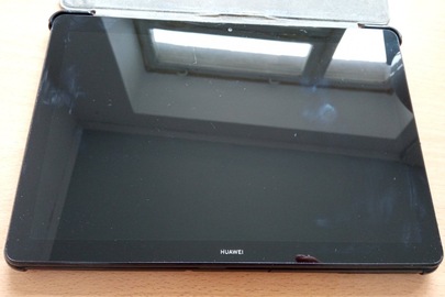 Конфісковане майно за рішенням суду:  планшет марки Huawei Mediapad T AGS-L09, б/в