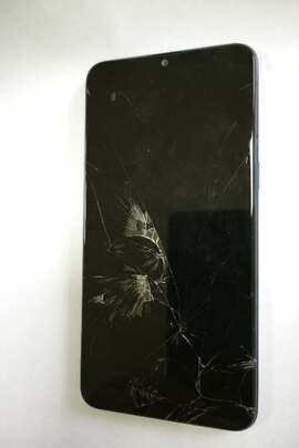 Конфісковане майно за рішенням суду: мобільний телефон "Samsung A 10s" з сім картами, б/в.