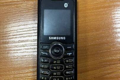 Мобільний телефон "Samsung  GT-E21211B" б/в, 1 шт.