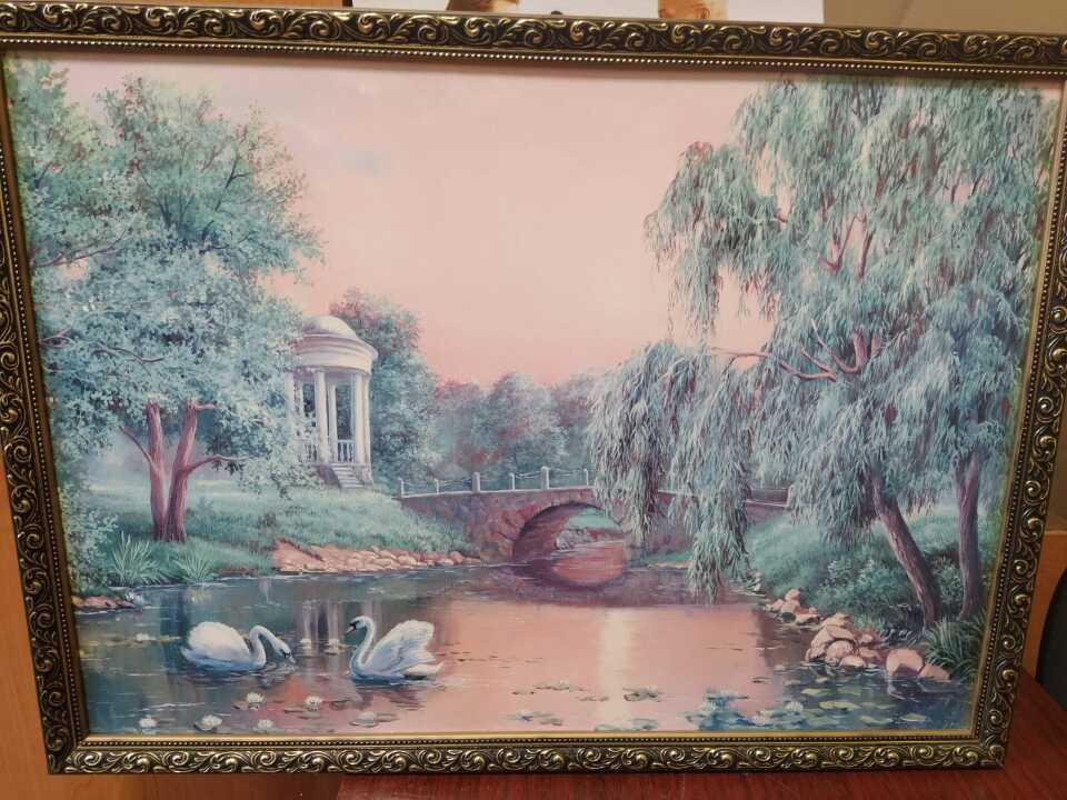 Настінна картина у рамці, розміром 50 см на 70 см, б/в