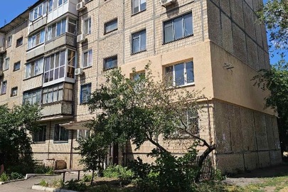 Двокімнатна квартира, загальною площею 44.8 кв.м за адресою: Дніпропетровська обл., м. Кривий Ріг, вул. Кривбасівська, буд. 62, кв. 49