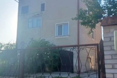 Житловий будинок заг. пл.395.4 кв.м., жит. пл. 170,5 кв.м. та земельна ділянка кадастровий номер 4623686600:02:001:1272 заг. площею 0,1016га  місцезнаходження: Львівська область, Пустомитівський р-н. с. Малечковичі, вул. Шевченка, буд. 6