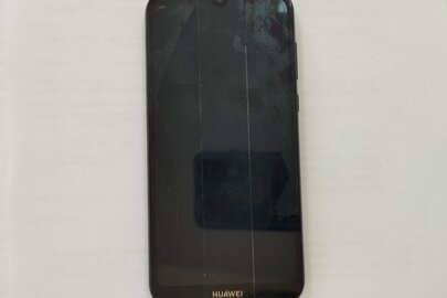 Мобільний телефон марки "Huawei" б/в