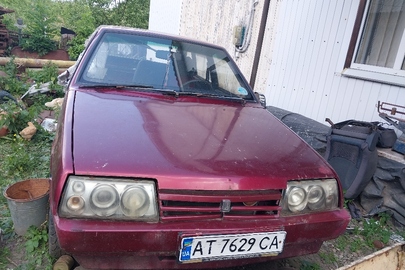 Автомобіль легковий ВАЗ 21093, 1994 року випуску, червоного кольору, реєстраційний номер АТ7629СА, VIN XTA210930S1588808