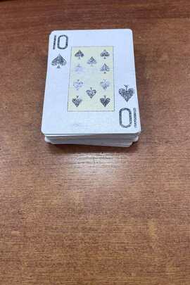 Конфісковане майно за рішенням суду: колода гральних карт, б/в