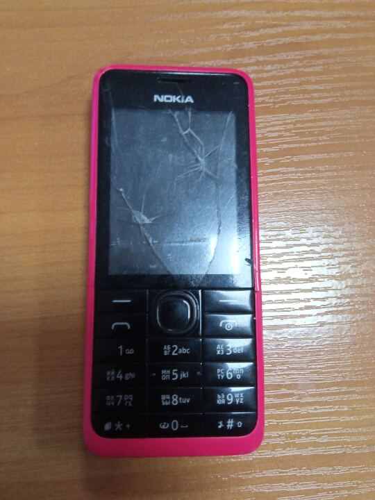 Мобільний телефон марки: «Nokia» ІМЕІ: 355516/05/597804/9, 355516/05/597805/6