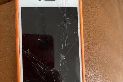 Конфіскація за рішенням суду:Мобільний телефон марки «Iphone» 7 з сім картою оператора lifecell,б/в