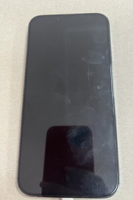 Конфісковане майно за рішенням суду, а саме: мобільний телефон Apple Iphone 13 Pro Max, Б/В, заблокований