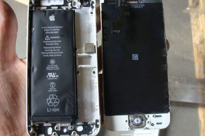 Монітори до мобільного телефону «IPhone 6», LCD, чорного та білого кольорів загальною кількістю 6 штук