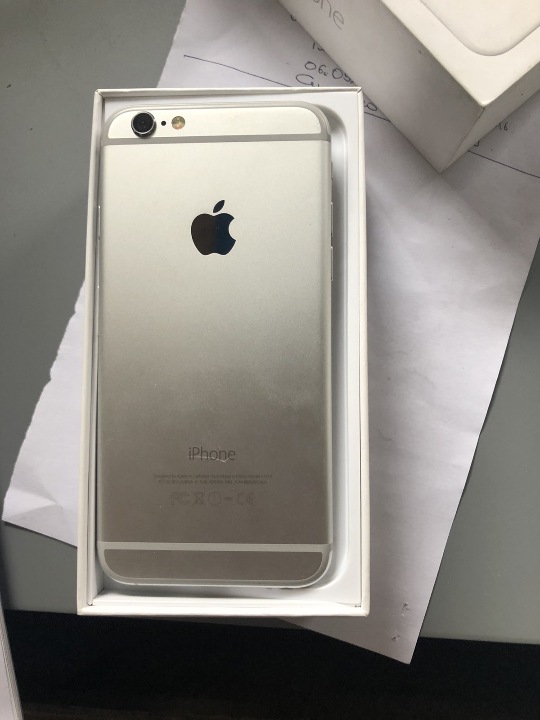 Мобільний телефон iPhone 6 SPACE GRAY, в корпусі сріблястого кольору, 16 Gb Виробник TM Apple, модель А1549 – 1 штука 