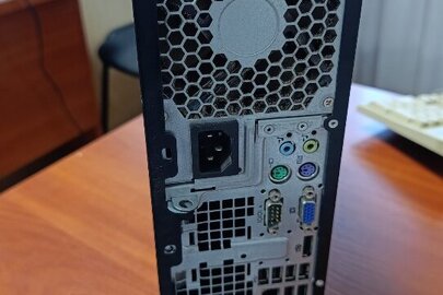 Конфіскація майна за рішенням суду: стаціонарний комп'ютер, що складається із: системного блоку марки "hp", чорного кольору, монітор марки "ASUS" з маркуванням HCLMTF003353, клавіатура марки "MITSUMI" модель "KFK-EA4SA", б/в