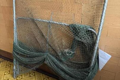 Конфіскація за рішенням суду: драга для ловлі риби розміром 1х2м, б/в