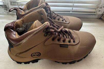 Конфісковане майно за рішенням суду, черевики "Timberland", б/в