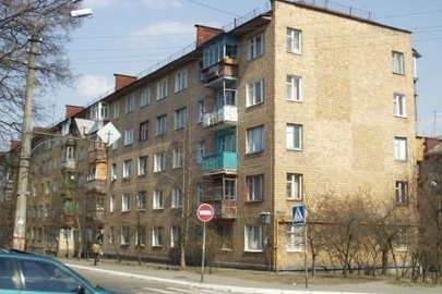 Двокімнатна квартира загальною площею 43,5 кв.м., розташована за адресою: м. Київ, вул. Межова, будинок 11/12, квартира 35