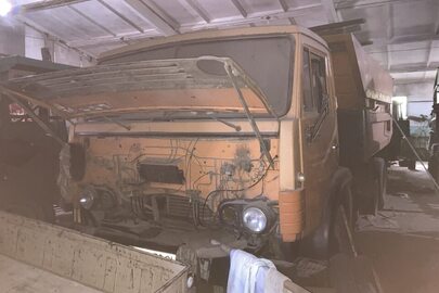 Транспортний засіб марки КАМАЗ, модель: 5511, ДНЗ 10352СН, жовтого кольору, VIN-код XTC551100J0321156, 1988 року випуску