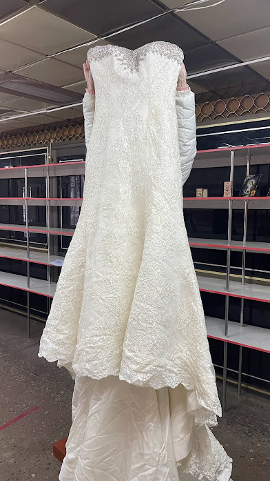 Весільна сукня GINA BACCONI, розмір 42-44, 1 шт., б/в