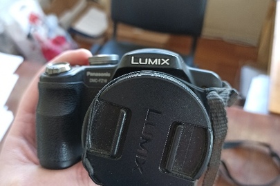 Цифровий фотоапарат "PANASONIC DMC - I Z18 LUMIX", чохол, карта пам'яті та лінзи в кількості три штуки