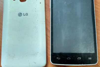 Мобільний телефон марки "LG"