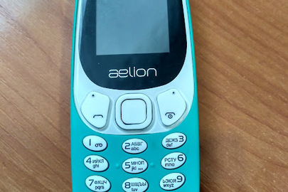 Мобільний телефон марки "аеlion" 