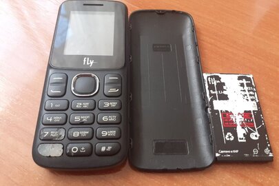 Мобільний телефон марки "FLY", модель FF 179 IMEI(1): 863595031420305, IMEI(2): 863595031420313, з акумуляторною батареєю, бувший у використанні