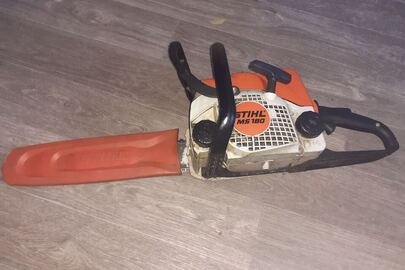 Конфіскація за рішенням суду: бензопила марки "STIHL MS-180", бувша у використанні