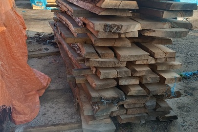 Пиломатеріали необрізні породи береза в кількості 1,811 куб.м.