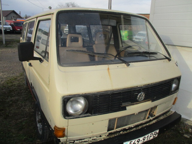 Автомобіль Volkswagen Transporter, 1983 року випуску, ДНЗ 56991РВ, номер кузову WV2ZZZ25ZDH088285