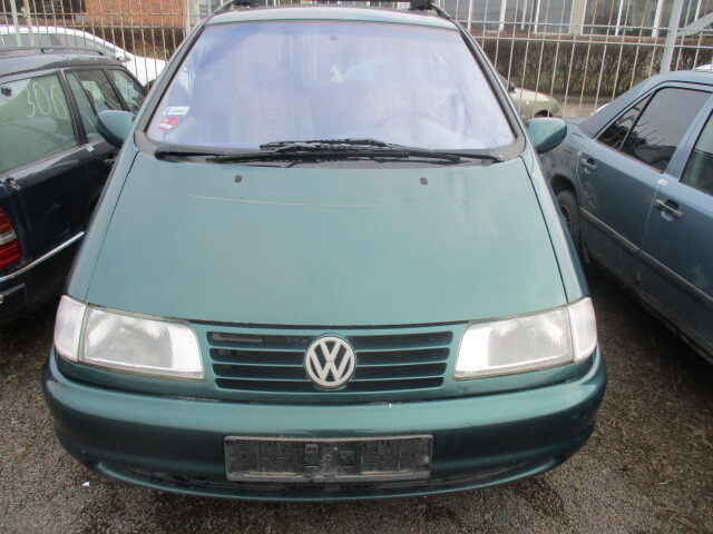 Автомобіль марки Volkswagen Sharan, 1997 року випуску, номерний знак LU925FT, номер кузову WVWZZZ7MZWV033682