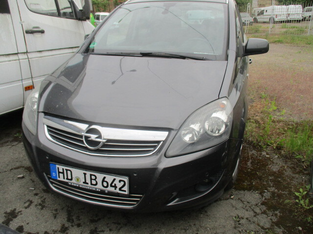 Автомобіль марки OPEL ZAFIRA, 2011 року випуску, німецький номерний знак HD1B642, номер кузову W0L0AHM75B2077482