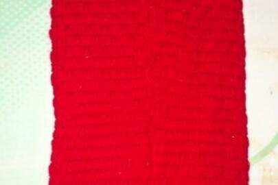 Шапки жіночі в'язані червоного кольору, 74 штуки, б/в 