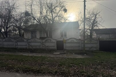 Житловий будинок загальною площею 75.4 кв.м. та земельна ділянка площею 0.1159 га, К/Н 3222781801:01:009:0010, за адресою: Київська обл., Бучанський р., с. Гавронщина, вулиця Товстоліська, будинок 20
