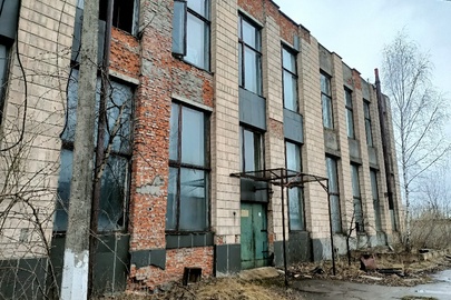 Нежитлові будівлі загальною площею 1037,60 кв.м., розташовані за адресою: м. Чернігів, вул. Захисників України, 25 корпус 14