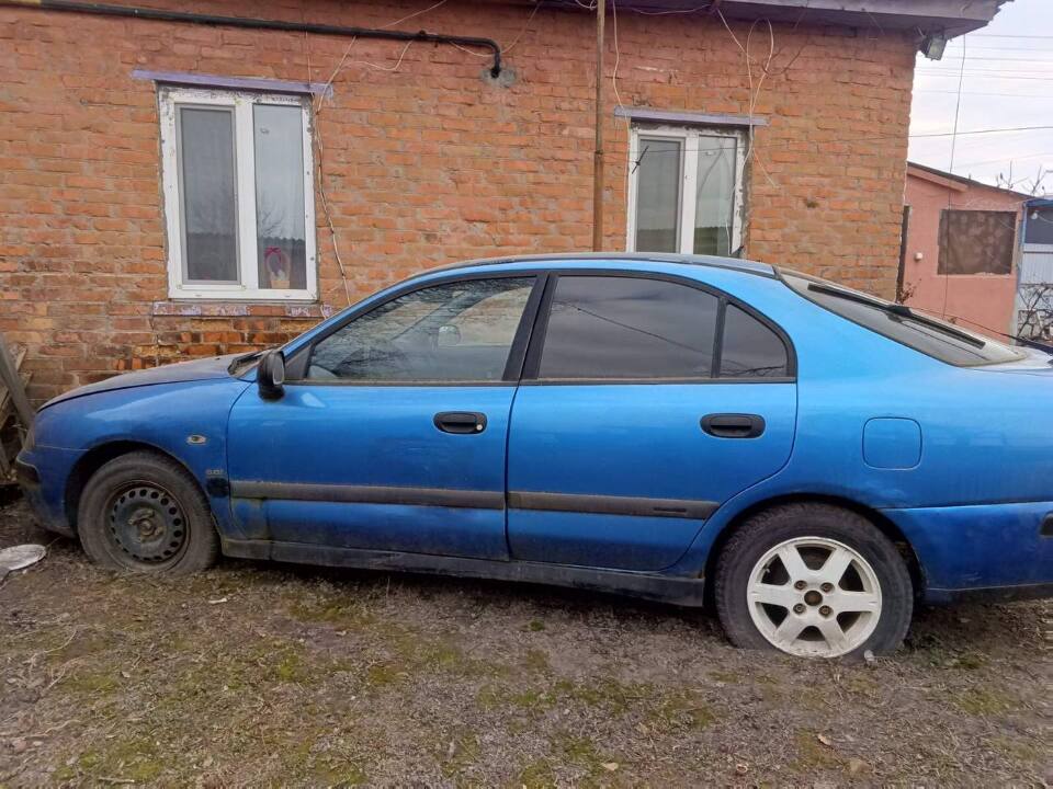 Автомобіль Mitsubishi Carisma, 2000 року випуску, реєстраційний номер В852РА799, номер кузову XMCLRDA1AYF047314