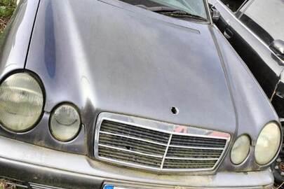 Автомобіль MERCEDES-BENZ E230, 1996 року випуску, державний номерний знак DOL42393, номер кузова WDB2100371A329507