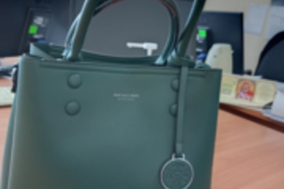 Жіноча сумка зеленого кольору